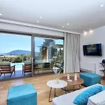 Vila Avaton *
