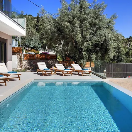 Villa Avaton Apolpaina